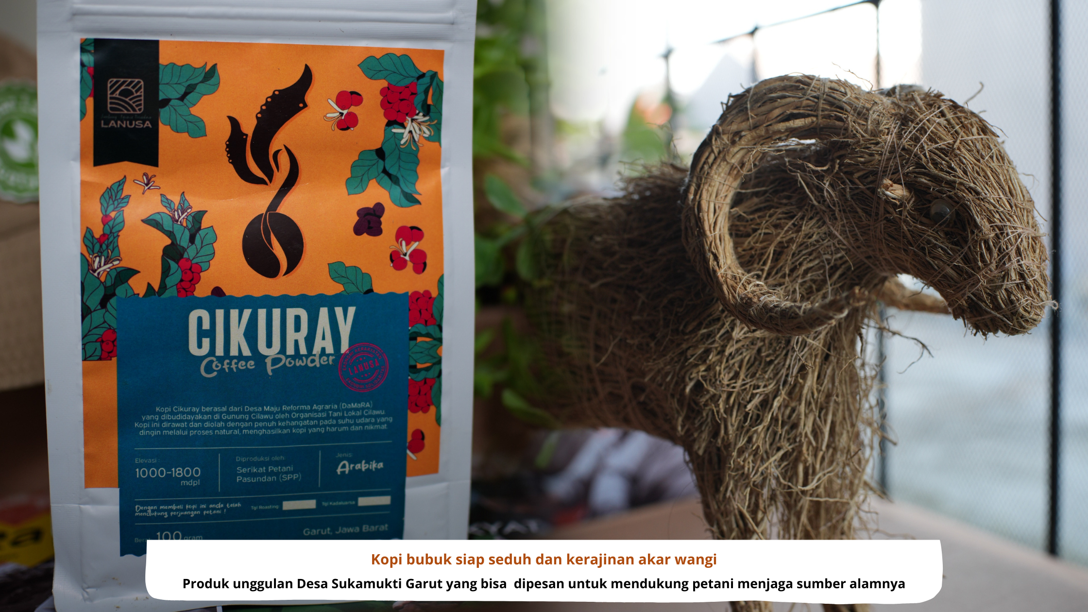 hasil kerajinan dari akar wangi di desa Sukamukti